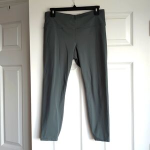 Athleta Elation Train 7/8 Tights